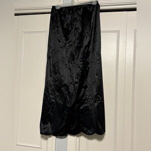 Komar Black Skirt Liner or Skirt